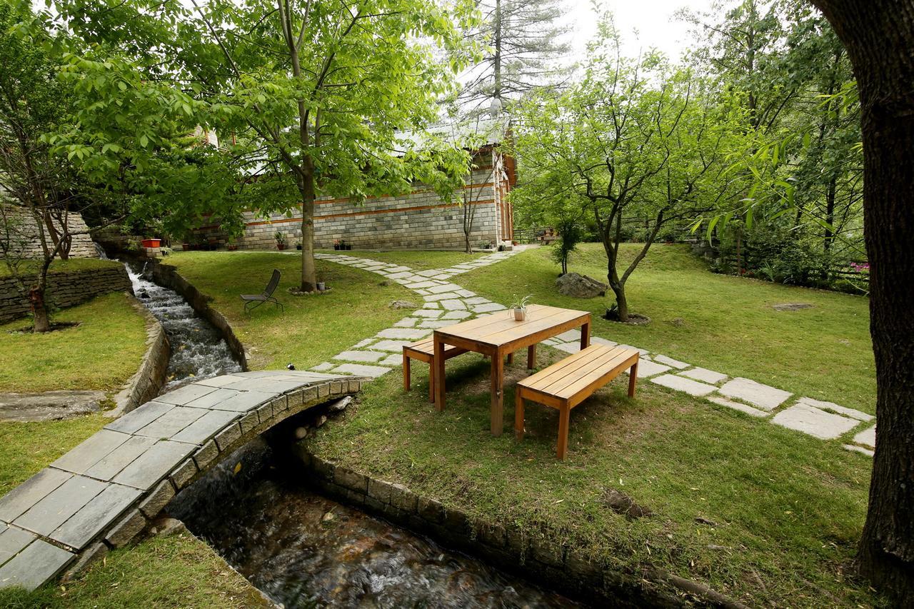 ホテル Zone Connect By The Park, Manali エクステリア 写真